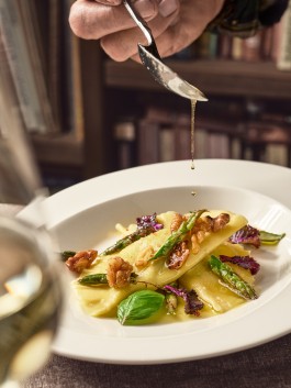 Fotograf, Photograph, Industrie, Industriefotografie, Portrait, Portraitfotografie, Businessportrait, Beautyfotografie, Businessfotografie, Hotelfotografie, Werbefotografie, Fotografie, Landeck, Tirol, 