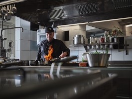 Fotograf, Photograph, Industrie, Industriefotografie, Portrait, Portraitfotografie, Businessportrait, Beautyfotografie, Businessfotografie, Hotelfotografie, Werbefotografie, Fotografie, Landeck, Tirol, 