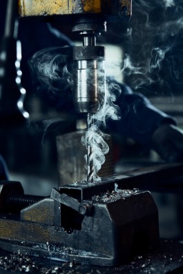 Stahl, Arbeit, Commercial, Fotograf, Photograph, Industrie, Industriefotografie, Portrait, Portraitfotografie, Businessportrait, Beautyfotografie, Businessfotografie, Hotelfotografie, Werbefotografie, Fotografie, Landeck, Tirol, Österreich 